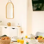La Maison De Papou, Charmante Maison De Village Avec Vue Idealement Situee A La Madrague Villa Hyeres
