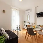 La Maison De Papou, Charmante Maison De Village Avec Vue Idealement Situee A La Madrague Вилла Йер