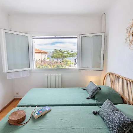 La Maison De Papou, Charmante Maison De Village Avec Vue Idealement Situee A La Madrague Villa *