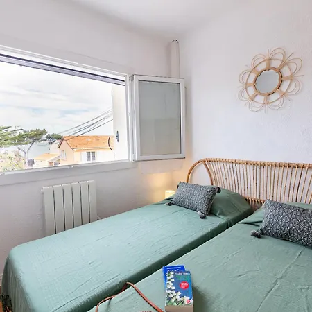 La Maison De Papou, Charmante Maison De Village Avec Vue Idealement Situee A La Madrague Hyères